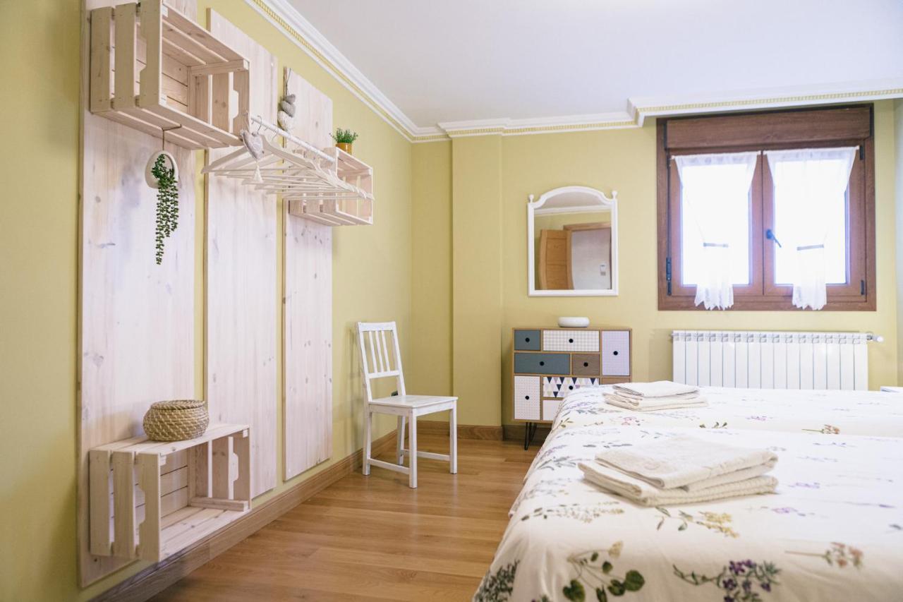 Alojamiento Urabain Apartamento Allo Exterior foto