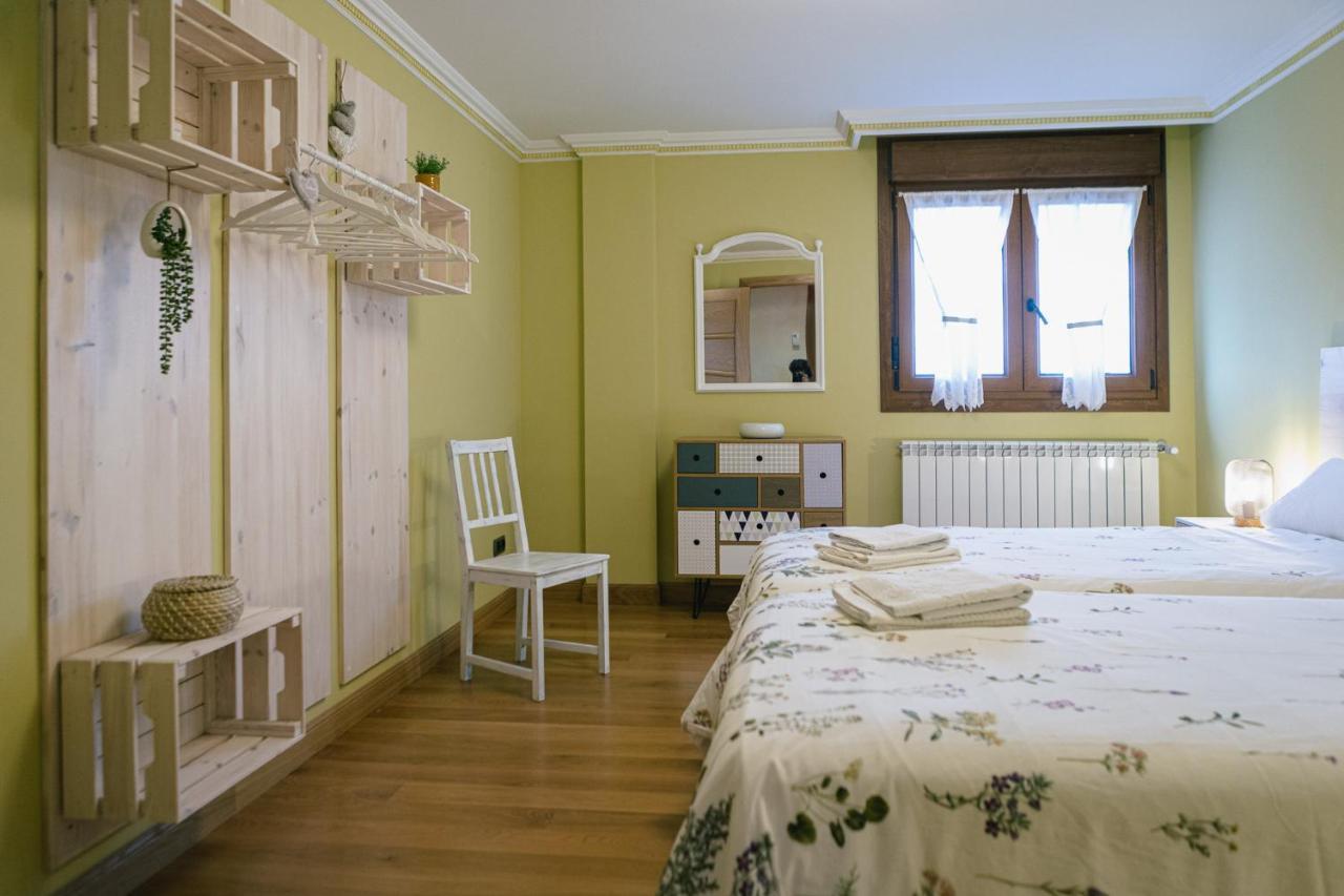 Alojamiento Urabain Apartamento Allo Exterior foto